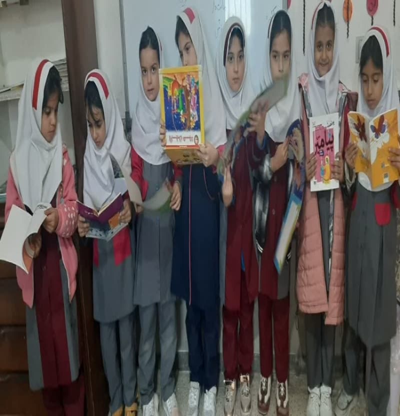 کتابخانه کلاس ما ، کتاب های داستان ،علمی،تاریخی.